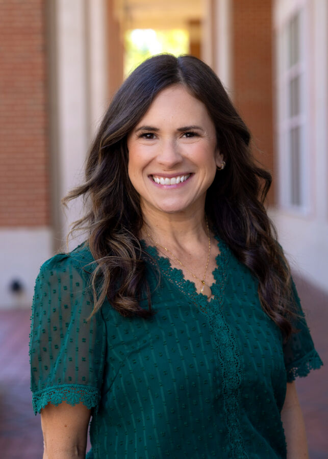 Dr. Leslie Schmidt